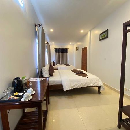 The Moon Kampot Boutique Hotel ภายนอก รูปภาพ