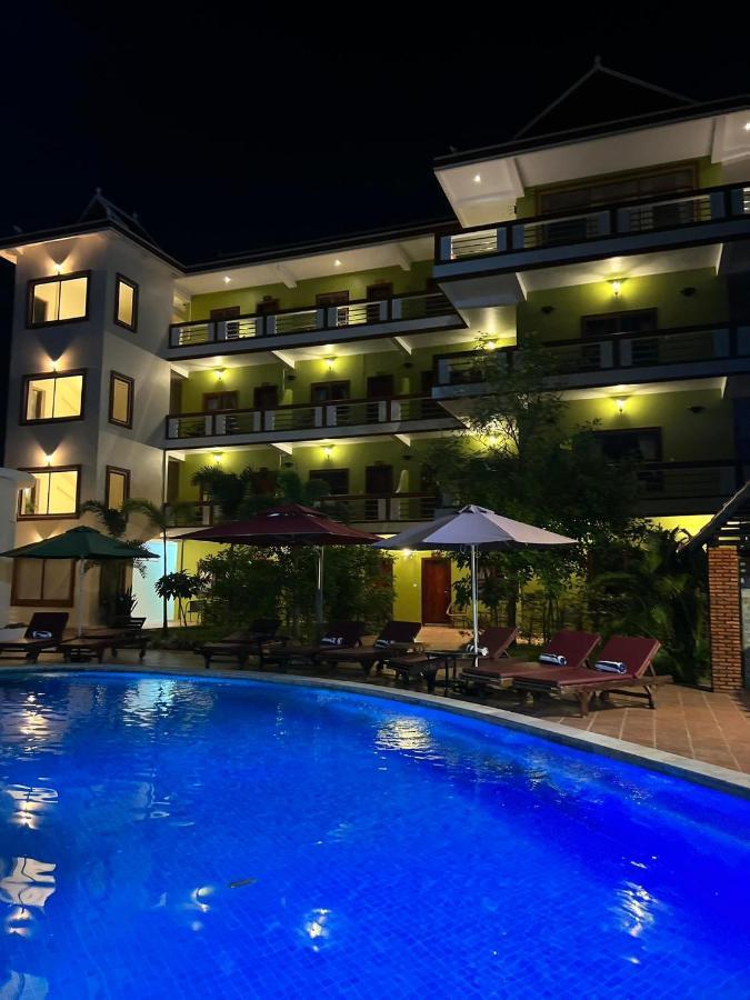 The Moon Kampot Boutique Hotel ภายนอก รูปภาพ