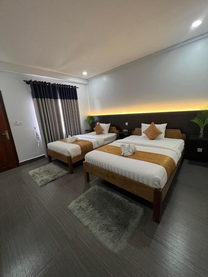 The Moon Kampot Boutique Hotel ภายนอก รูปภาพ