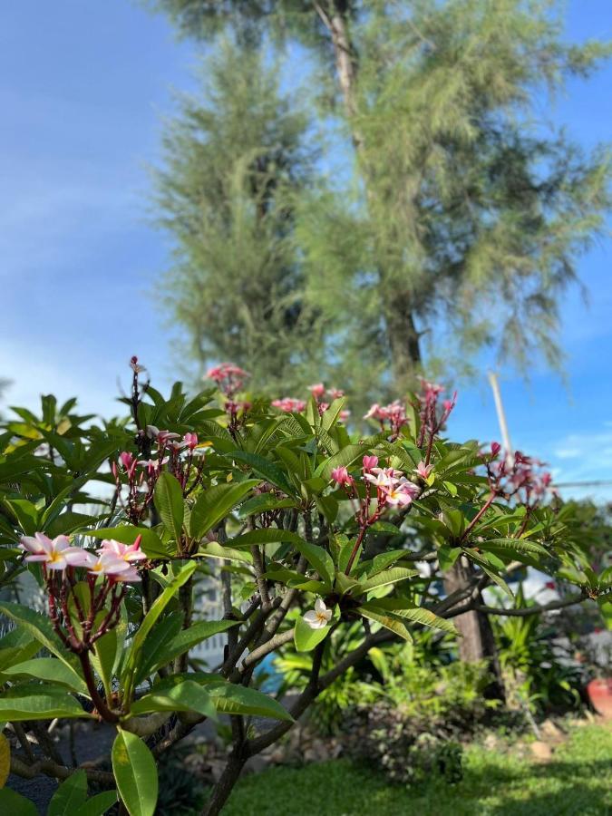 The Moon Kampot Boutique Hotel ภายนอก รูปภาพ