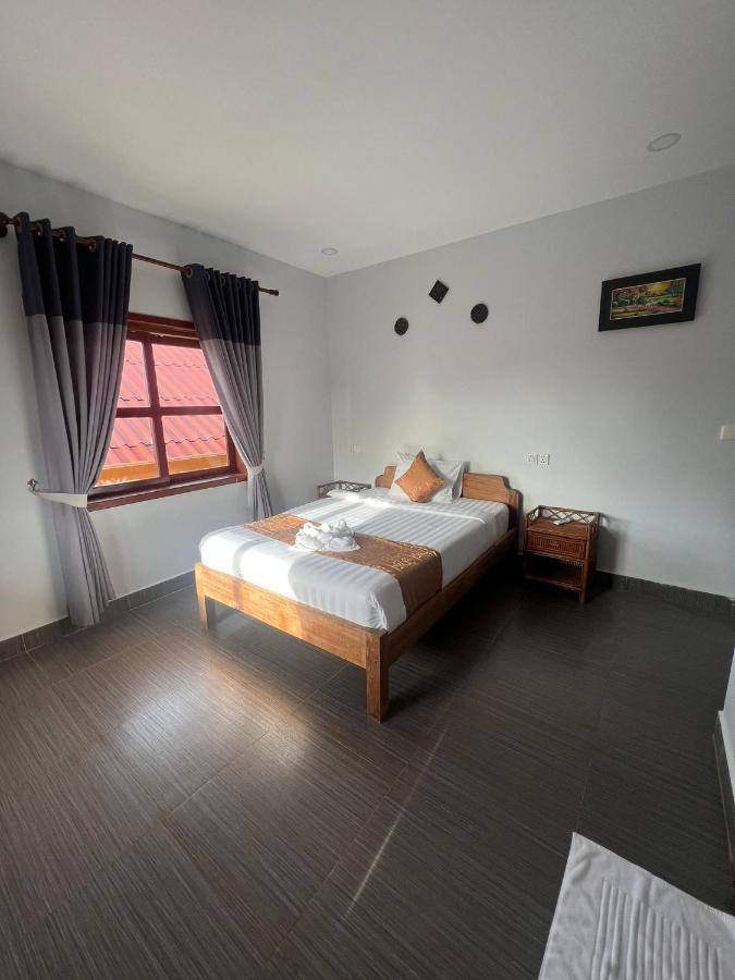The Moon Kampot Boutique Hotel ภายนอก รูปภาพ