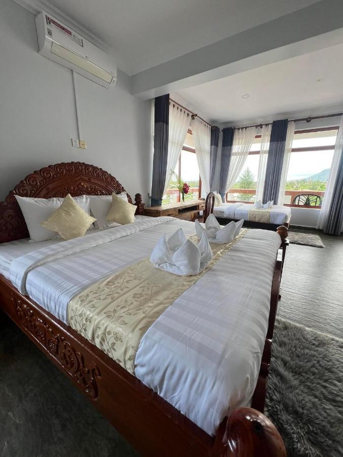 The Moon Kampot Boutique Hotel ภายนอก รูปภาพ