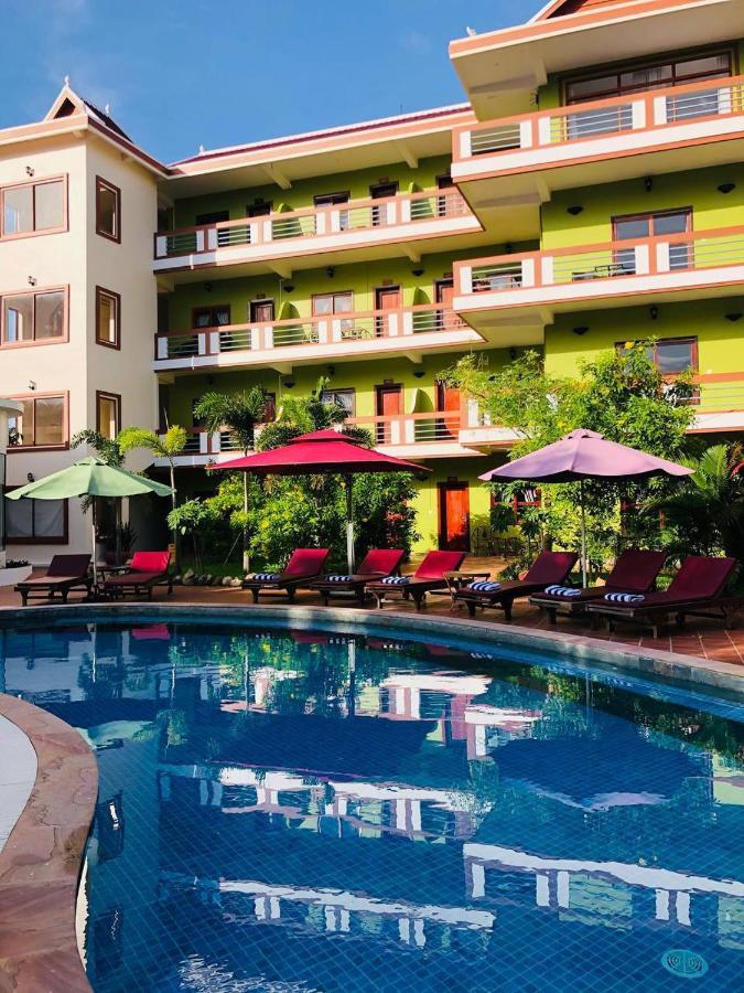 The Moon Kampot Boutique Hotel ภายนอก รูปภาพ